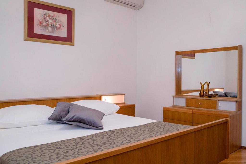 Apartments Dionis Rab Town Luaran gambar